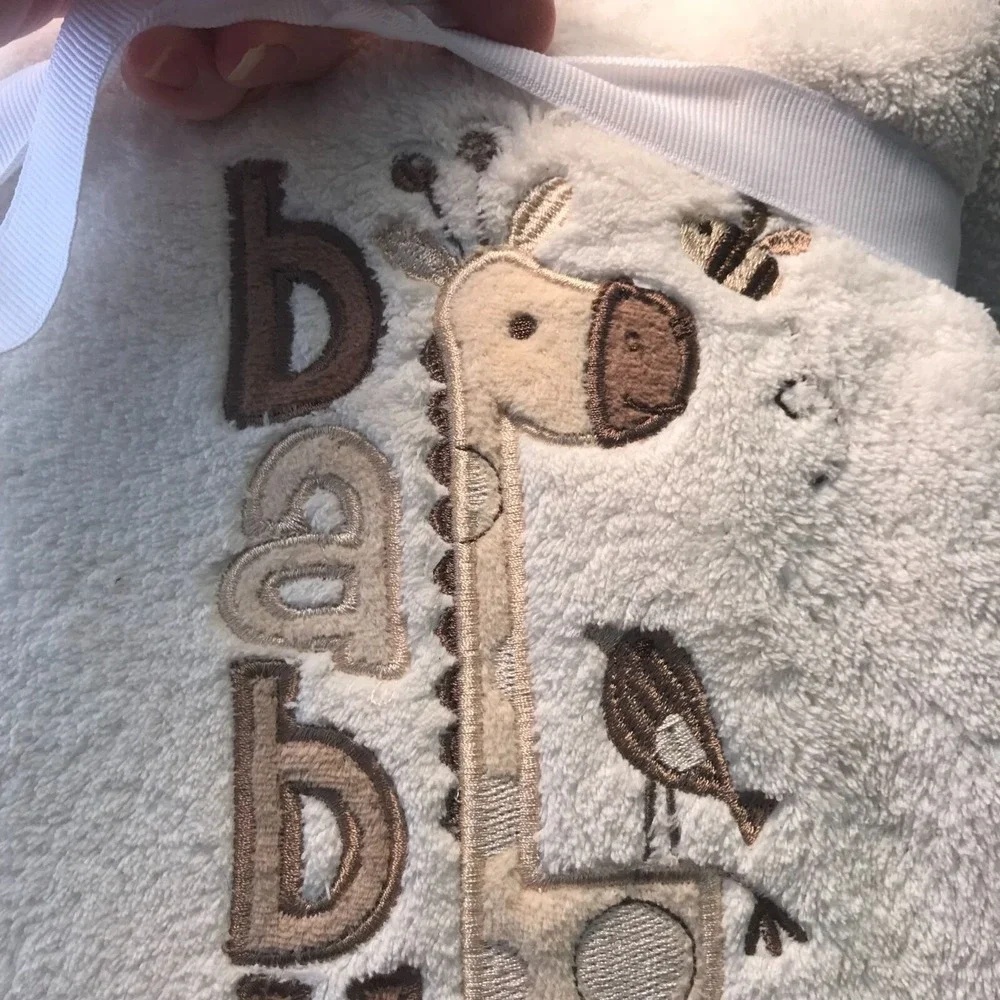 Baby Doubled Side Blanket With Giraffe Embroidery Soft & Absorbent 100% Cotton